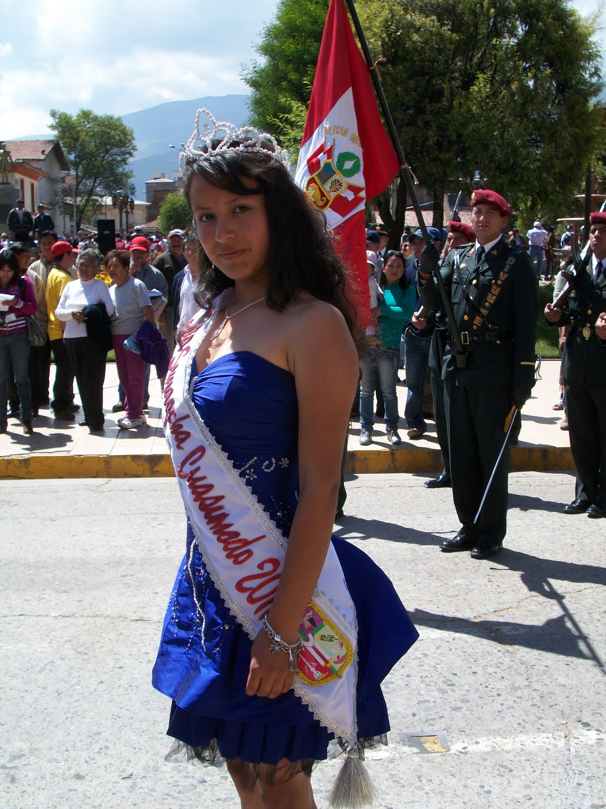 Yumiko Osorio es la reina Cuasimodo 2011 Puente-izamiento y terminal 093